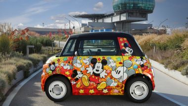 La Fiat Topolino disegnata dall'artista Disney Giorgio Cavazzano, lato sinistro
