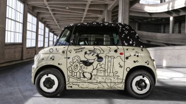 La Fiat Topolino ispirazione ''historical'', con disegni tratti dal cortometraggio Steamboat Willie