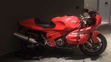 La Harley-Davidson VR1000 in vendita in Italia