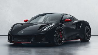 La Lotus Emira è compatta e pratica: lunga 4,41 m, ha due posti e due bagagliai da 151+218 litri