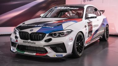 La macchina che parteciperà alla BMW M2 Racing Cup Italy 2021: vista 3/4 anteriore