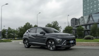 La nuova Hyundai Kona ibrida in azione