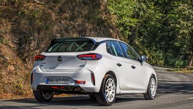La nuova Opel Corsa Rally4 impegnata negli ultimi test, nel sud della Francia