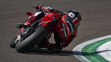 La nuova Panigale V4 S di Ducati guidata da Pecco Bagnaia