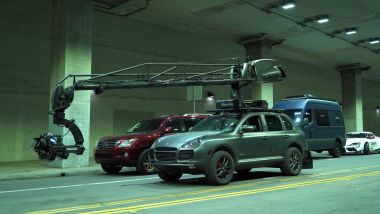 La Porsche Cayenne usata per le riprese del video The Pitch con la Toyota GR Supra