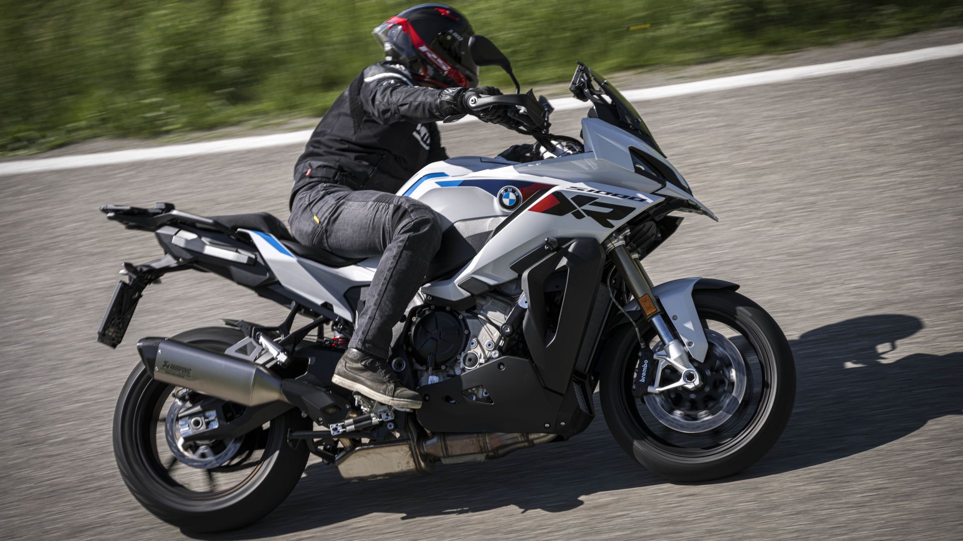 BMW S 1000 XR e M 1000 XR 2024, prova: pregi e difetti