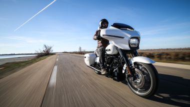 La prova della nuova Harley-Davidson Street Glide 2024