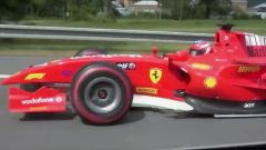 Video: la replica della F1 di Schumacher in autostrada