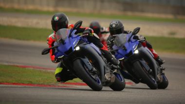La Riding School Pedersoli con le Yamaha R1