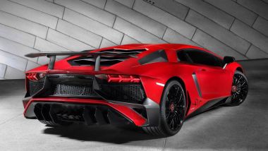Lamborghini Aventador: dopo l'incendio del mercantile potrebbe tornare in produzione