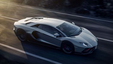 Lamborghini Aventador Ultimae V12: icona di Sant’Agata