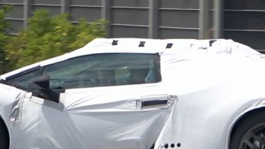 Lamborghini Huracan Sterrato: un dettaglio del tetto con la grande presa d'aria