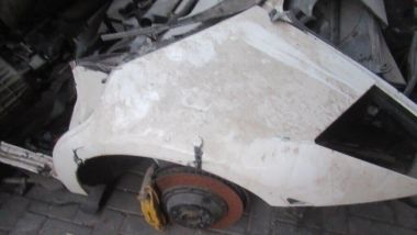 Lamborghini Murcielago: il parafango dell'esemplare bianco senza fanale