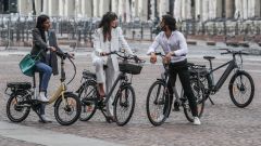 Quattro e-bike di Lancia e Platum per la mobilità sostenibile. Prezzo, autonomia