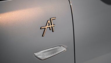 Lancia Ypsilon Alberta Ferretti: il monogramma sul passaruota anteriore