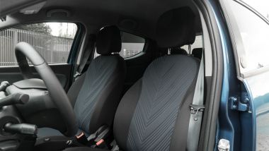 Lancia Ypsilon Hybrid Ecochic 2021: i sedili anteriori in Seaqual