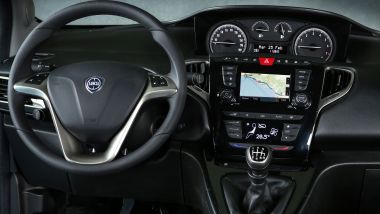 Lancia Ypsilon Hybrid, gli interni