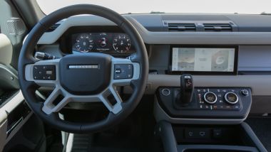 Land Rover Defender 110, gli interni