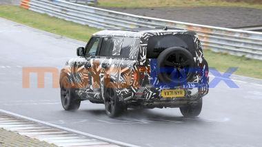 Land Rover Defender 130: anche in edizione V8