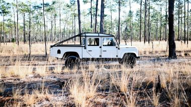 Land Rover Defender 130 Restomod: visuale laterale