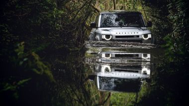 Land Rover Defender: capacità di guado 90 cm. La V8 farà altrettanto?