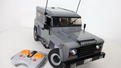 Land Rover Defender di Lego telecomandata. Info, foto