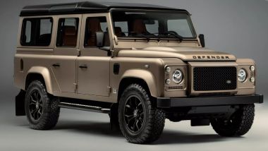Land Rover Defender V8 Classic OCTA: elementi di stile e pacchetto tecnico esclusivi