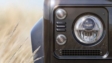 Land Rover Defender V8, le nuove luci a LED