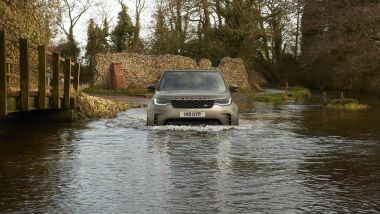 Land Rover Discovery 2020: fino a 90 cm di guado