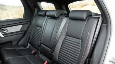 Land Rover Discovery Sport: il divanetto posteriore può scorrere avanti e indetro