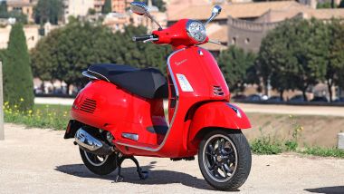 L'attuale Vespa GTS Super
