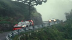 Audi Sport quattro S1 vs Audi S1 Hoonitron: il video