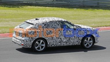 Le forme dellanuova Audi Q3 Sportback 2026 sono più slanciate