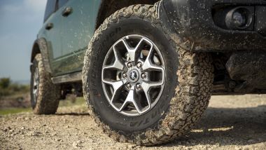 Le gomme tassellate di una Ford Bronco