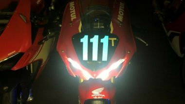 Le luci di questa Honda CBR del Mondiale Endurance potrebbero non essere abbsatanza appariscenti se confrontate con la Ducati 12