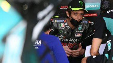 Le prima giornata di Valentino Rossi in sella alla Yamaha M1 del team Petronas