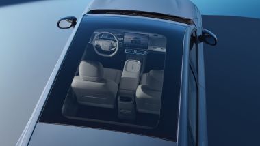 Leapmotor B10: il tetto panoramico in cristallo è disponibile fin dalla versione base Life