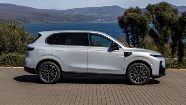 Leapmotor B10 REEV Hybrid: prezzi vantaggiosi e listino che parte da meno di 30.000 euro escluse promo