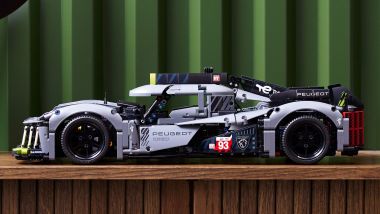 LEGO Technic Peugeot 9X8: visuale laterale
