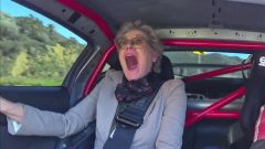 Video: un pro del drifting all'esame della patente