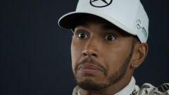 F1 GP Malesia 2017, Hamilton: "Vettel e Ferrari vogliono vincere tutte le gare? Auguri!