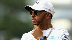 F1 2017: Hamilton si schiera contro Donald Trump, a rischio di sanzioni dalla FIA