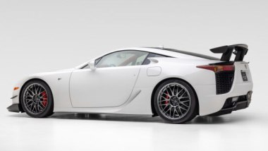 Lexus LFA Nürburgring Package: uno dei 64 esemplari della supercar all'asta in Califonia