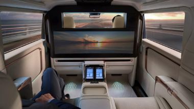 Lexus LM 500h: aggiornamenti per il van di lusso che migliora il comfort nei viaggi