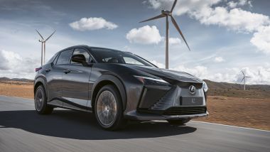 Lexus RZ450e elettrica
