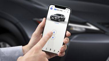 Lexus UX 2022: la app attiva la chiave digitale