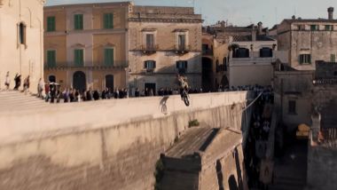 L'impressionante stunt del film No Time To Die girato a Matera
