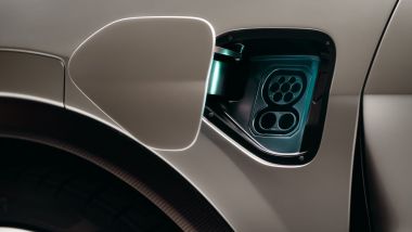 Lotus e l'elettrificazione: la presa di ricarica del SUV elettrico Eletre