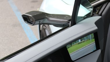 Lotus Emeya 600 Sport SE: gli specchietti digitali sono hi-tech ma bisogna abituarsi a usarli