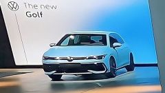 Volkswagen Golf 8 restyling 2024: foto spia